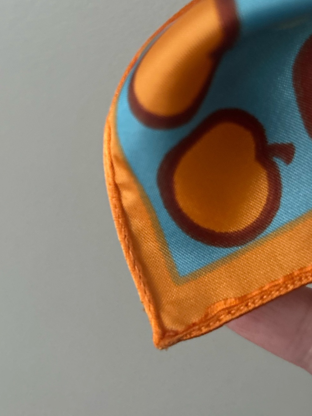 Vintage Satin scarf - Picture 3 of 15
